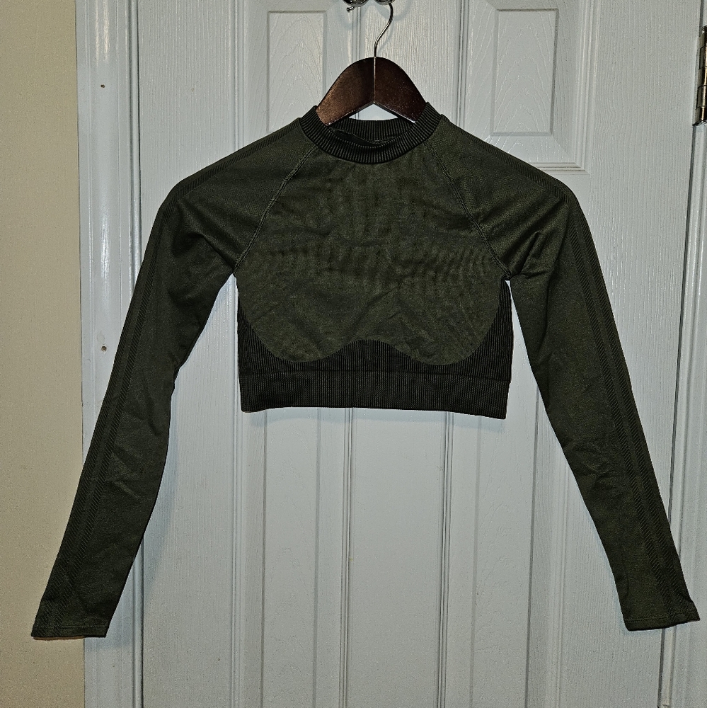 Ivy Park Halls Of Ivy Crop Workout top NWT